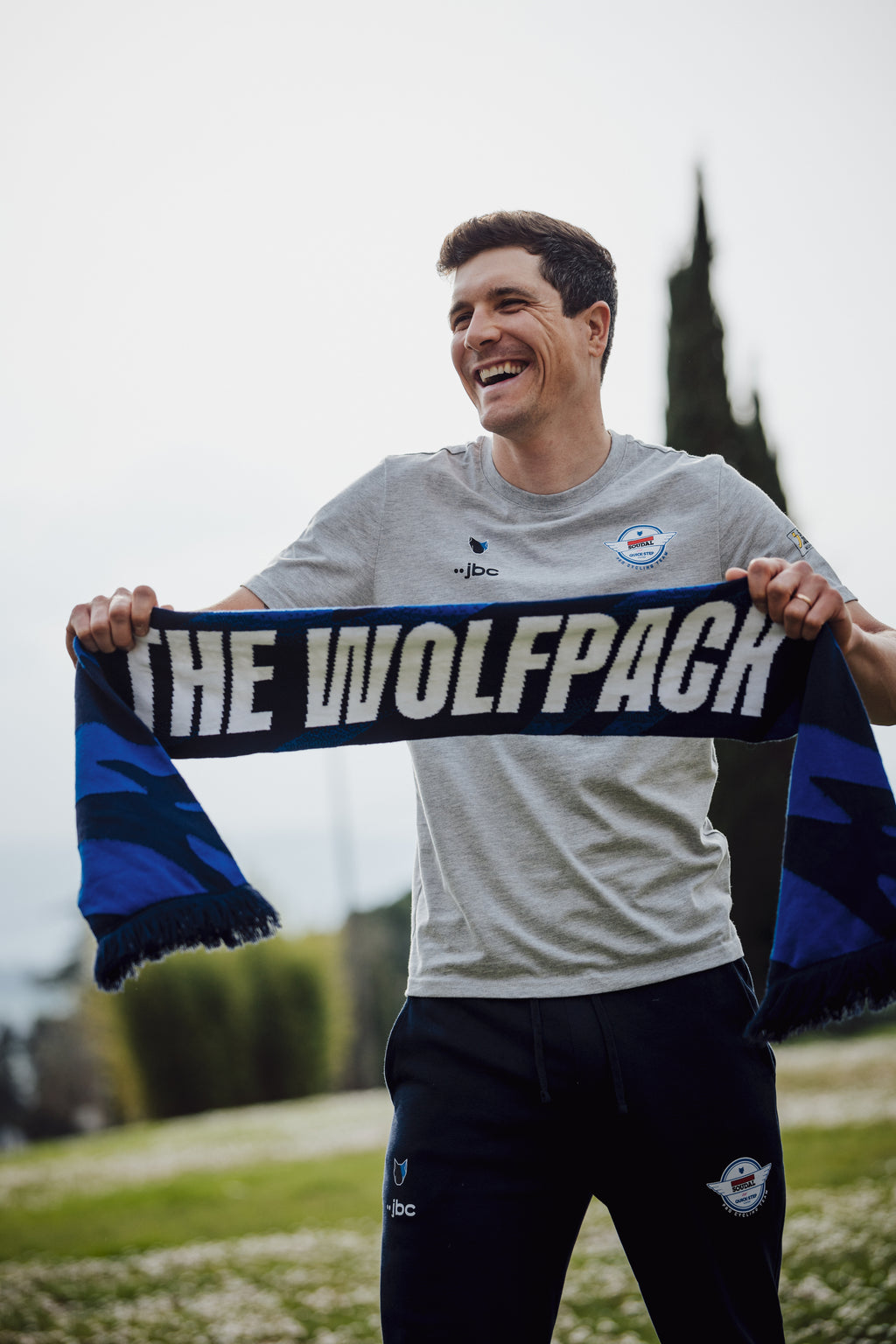 Scarf I The Wolfpack